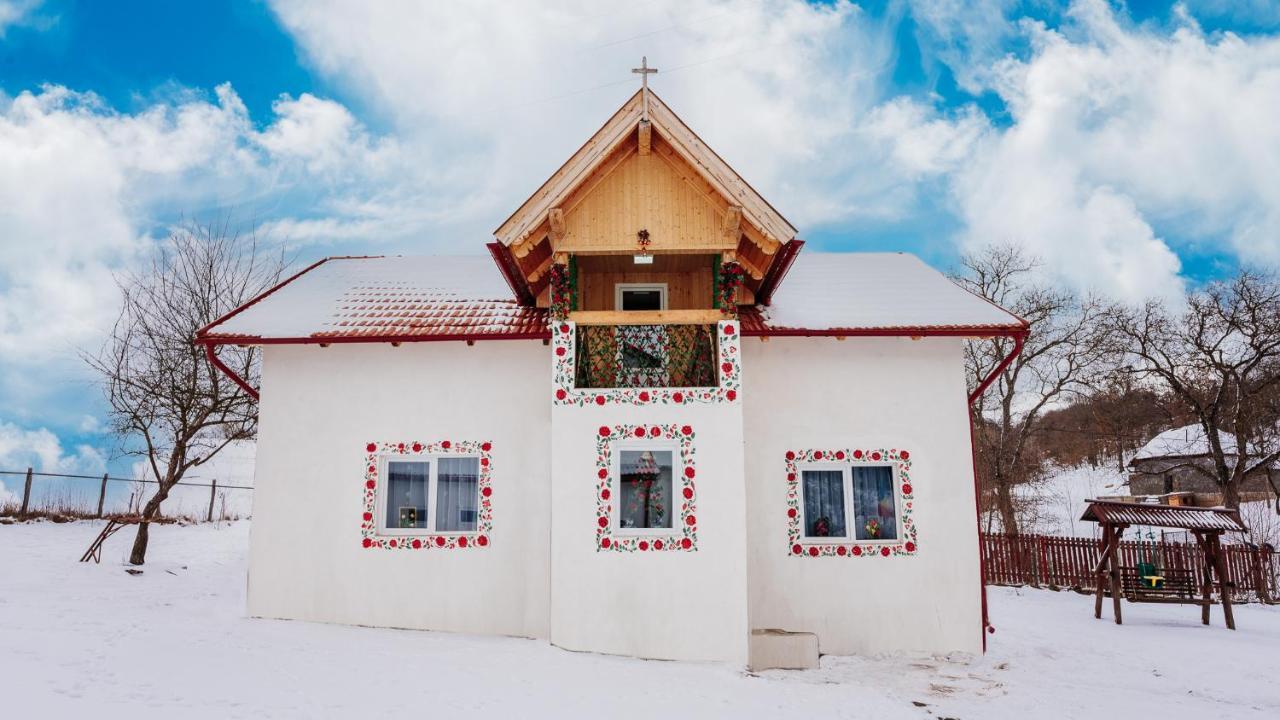 Casuta Cu Flori Hotel Vilcele  Buitenkant foto