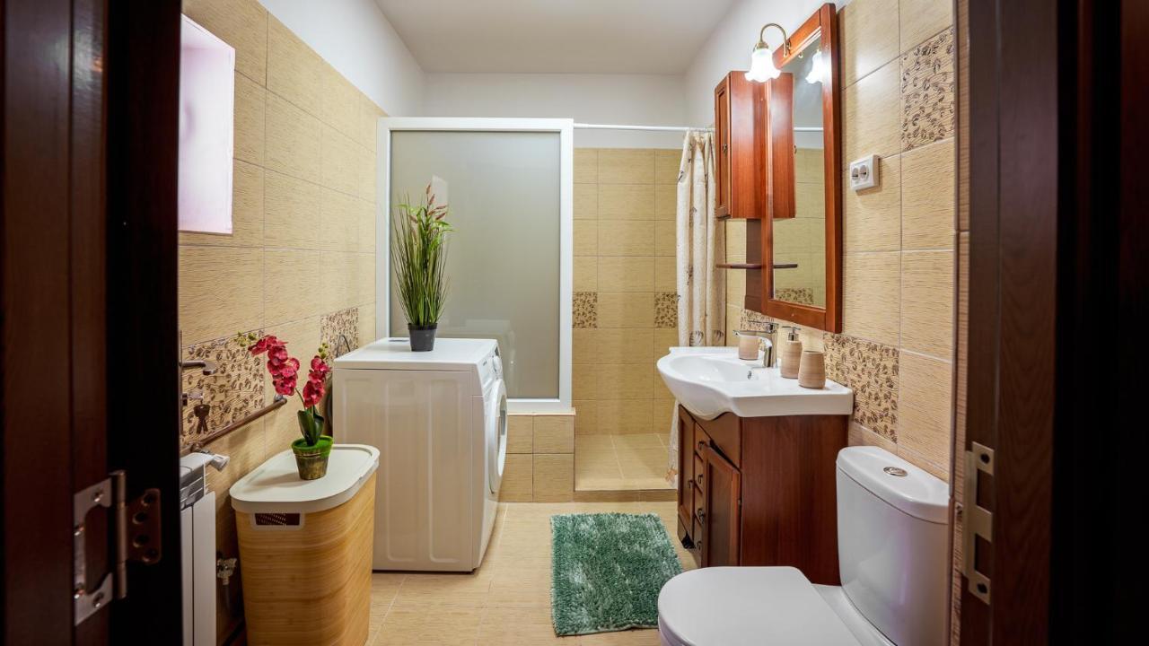 Casuta Cu Flori Hotel Vilcele  Buitenkant foto