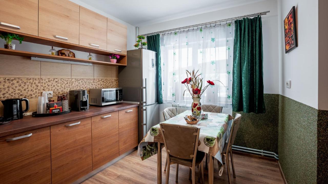 Casuta Cu Flori Hotel Vilcele  Buitenkant foto